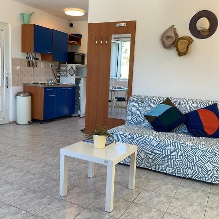 Solenta - Sunny & Bright Apartment Near Beach W Self Checkin Нечуям Экстерьер фото